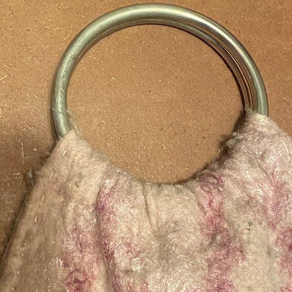 Fuzzy Pink Purse Bag Wristlet Silver Ring Handle Night Out Retro Pouch - Picture 4 of 4